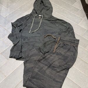 Splendid Dark Charcoal + green  Camo  Hooded Zip knit Sweatshirt +Joggers Set